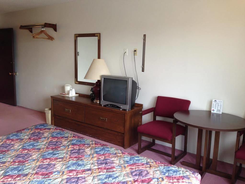 Americas Best Value Inn Laramie Ngoại thất bức ảnh